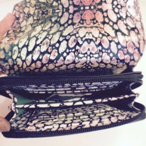 Miche Dare Phone Wallet - Picture 2 of 3